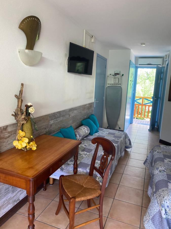 Le Mahogany Rouge Otel Sainte-Anne Dış mekan fotoğraf
